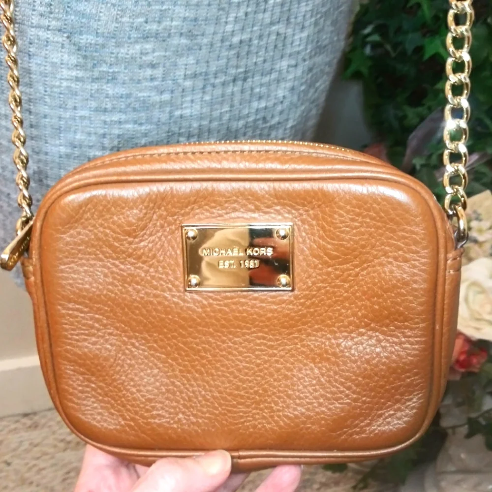 Michael Kors Ginny Caramel Brown Leather Camera Bag Style Crossbody - Picture 3 of 13